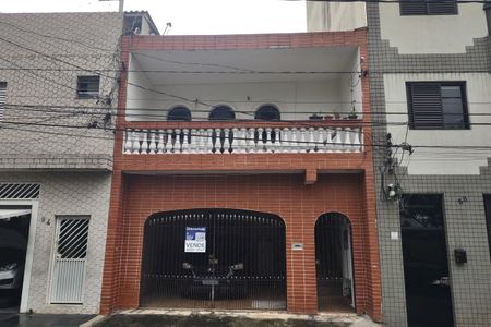 Casa à venda com 180m², 2 quartos e 2 vagasFachada