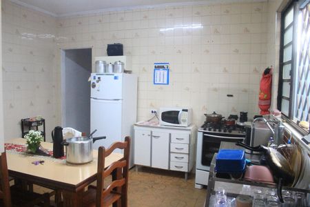 Casa à venda com 180m², 2 quartos e 2 vagasCozinha