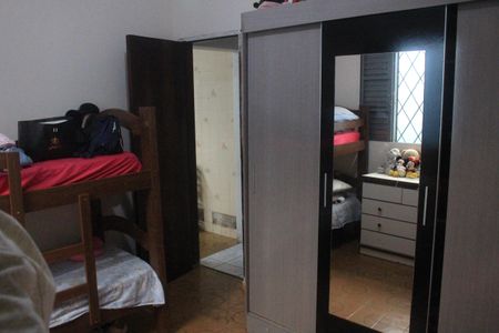 Casa à venda com 180m², 2 quartos e 2 vagasQuarto