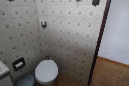 Casa à venda com 180m², 2 quartos e 2 vagasBanheiro 1