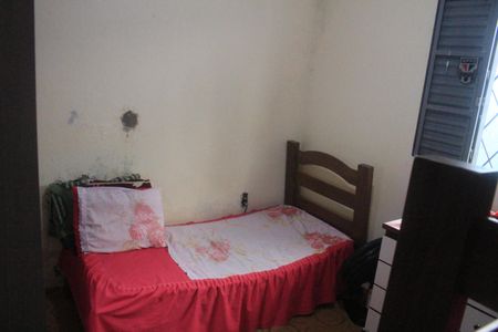 Casa à venda com 180m², 2 quartos e 2 vagasQuarto