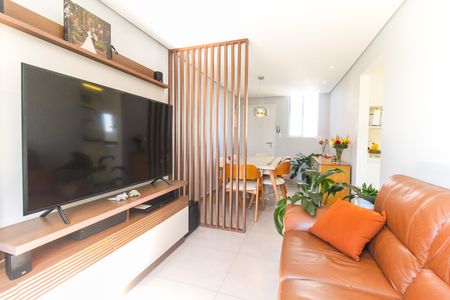 Apartamento à venda com 57m², 2 quartos e 1 vaga Apartamento à venda com 57m², 2 quartos e 1 vagaSala