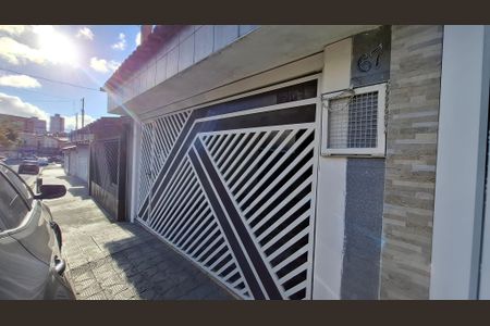 Casa à venda com 84m², 2 quartos e 2 vagasFachada