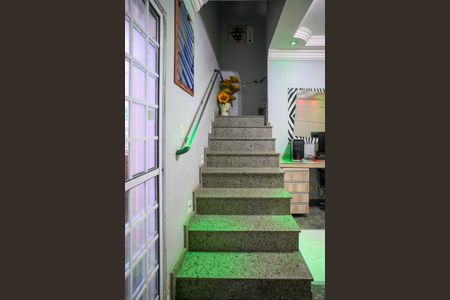 Casa para alugar com 280m², 3 quartos e 3 vagasEscada