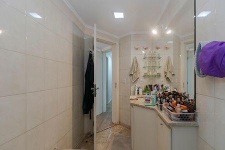 Apartamento à venda com 137m², 4 quartos e 2 vagas Apartamento à venda com 137m², 4 quartos e 2 vagasBanheiro da Suíte