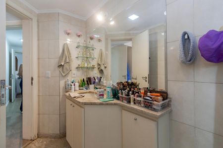 Apartamento à venda com 137m², 4 quartos e 2 vagas Apartamento à venda com 137m², 4 quartos e 2 vagasBanheiro da Suíte