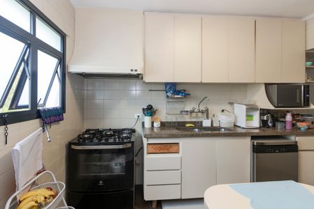 Apartamento à venda com 137m², 4 quartos e 2 vagas Apartamento à venda com 137m², 4 quartos e 2 vagasCozinha