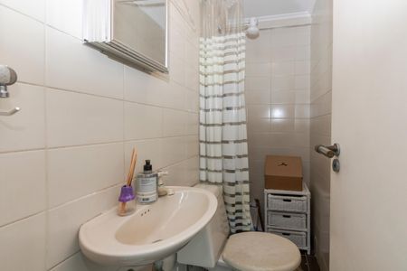 Apartamento à venda com 137m², 4 quartos e 2 vagas Apartamento à venda com 137m², 4 quartos e 2 vagasBanheiro de Serviço