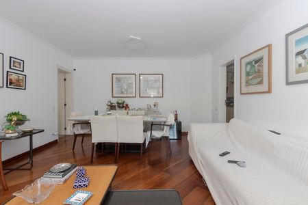 Apartamento à venda com 137m², 4 quartos e 2 vagas Apartamento à venda com 137m², 4 quartos e 2 vagasSala