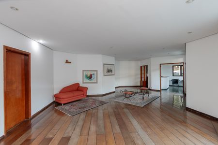 Apartamento à venda com 137m², 4 quartos e 2 vagas Apartamento à venda com 137m², 4 quartos e 2 vagasHall de Entrada