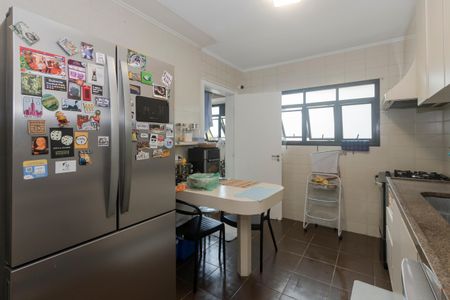 Apartamento à venda com 137m², 4 quartos e 2 vagas Apartamento à venda com 137m², 4 quartos e 2 vagasCozinha