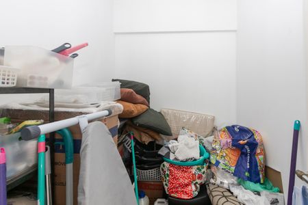 Apartamento à venda com 137m², 4 quartos e 2 vagas Apartamento à venda com 137m², 4 quartos e 2 vagasQuarto de Serviço