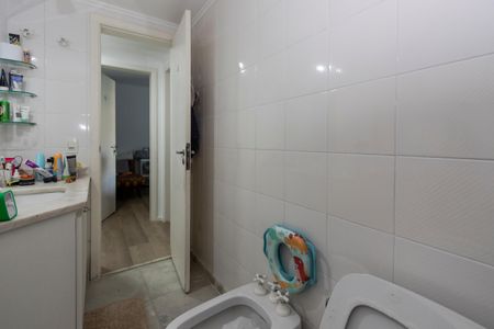 Apartamento à venda com 137m², 4 quartos e 2 vagas Apartamento à venda com 137m², 4 quartos e 2 vagasBanheiro Social