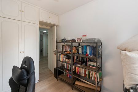 Apartamento à venda com 137m², 4 quartos e 2 vagas Apartamento à venda com 137m², 4 quartos e 2 vagasQuarto 3