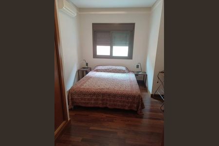 Quarto de casa à venda com 3 quartos, 420m² em Santo Amaro, São Paulo