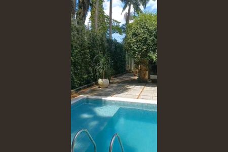 Casa à venda com 420m², 3 quartos e 5 vagasPiscina