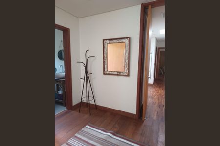 Casa à venda com 420m², 3 quartos e 5 vagasCorredor
