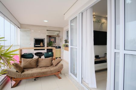 Apartamento à venda com 107m², 3 quartos e 2 vagasVaranda