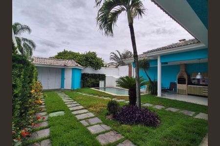 Casa de condomínio para alugar com 360m², 4 quartos e 2 vagas