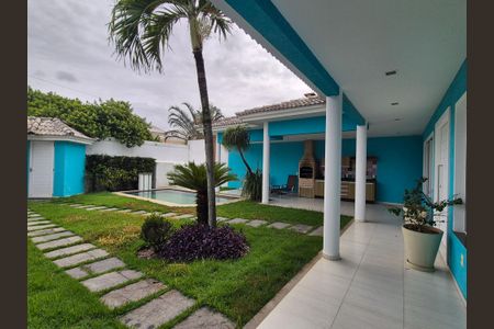 Casa de condomínio para alugar com 360m², 4 quartos e 2 vagas