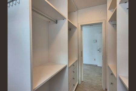 Casa de condomínio para alugar com 360m², 4 quartos e 2 vagas