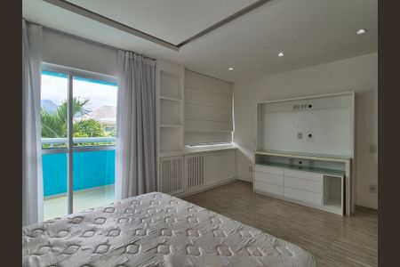 Casa de condomínio para alugar com 360m², 4 quartos e 2 vagas