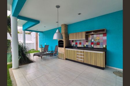 Casa de condomínio para alugar com 360m², 4 quartos e 2 vagas