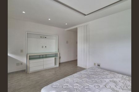 Casa de condomínio para alugar com 360m², 4 quartos e 2 vagas