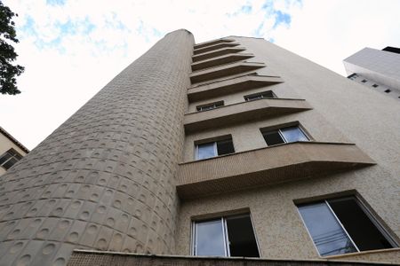 Apartamento à venda com 70m², 2 quartos e 1 vagaFachada