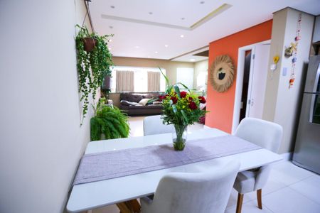 Sala de Jantar de casa para alugar com 2 quartos, 90m² em Vila Carbone, São Paulo