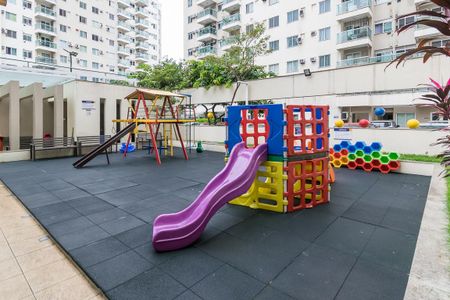 Apartamento para alugar com 60m², 2 quartos e sem vagaÁrea comum - Playground