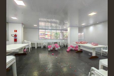 Apartamento à venda com 76m², 2 quartos e 1 vaga Apartamento à venda com 76m², 2 quartos e 1 vagaÁrea comum - Playground