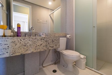 Apartamento à venda com 67m², 2 quartos e 1 vaga Apartamento à venda com 67m², 2 quartos e 1 vagaBanheiro social