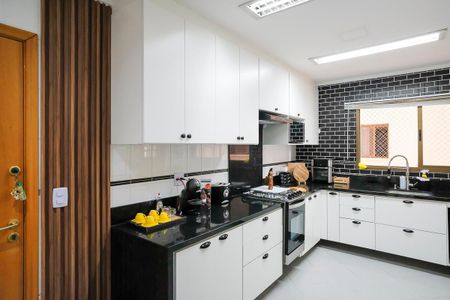Cozinha de apartamento à venda com 4 quartos, 140m² em Santo Antônio, São Caetano do Sul