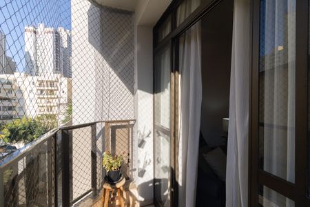 Apartamento à venda com 93m², 3 quartos e 2 vagas Apartamento à venda com 93m², 3 quartos e 2 vagasVaranda da Sala