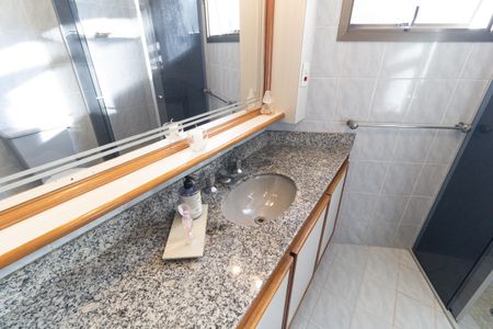 Apartamento à venda com 93m², 3 quartos e 2 vagas Apartamento à venda com 93m², 3 quartos e 2 vagasBanheiro da Suíte