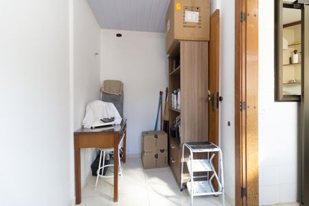 Apartamento à venda com 93m², 3 quartos e 2 vagas Apartamento à venda com 93m², 3 quartos e 2 vagasQuarto de Serviço