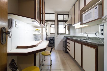 Apartamento à venda com 93m², 3 quartos e 2 vagas Apartamento à venda com 93m², 3 quartos e 2 vagasCozinha