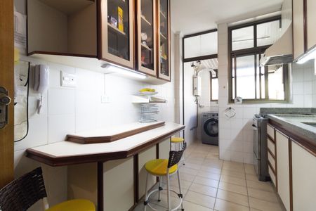 Apartamento à venda com 93m², 3 quartos e 2 vagas Apartamento à venda com 93m², 3 quartos e 2 vagasCozinha