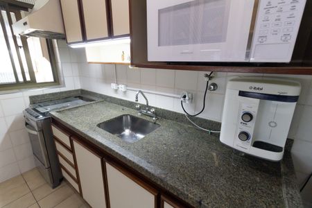 Apartamento à venda com 93m², 3 quartos e 2 vagas Apartamento à venda com 93m², 3 quartos e 2 vagasCozinha
