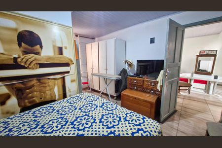 Quarto de casa para alugar com 2 quartos, 160m² em Jardim Guarapiranga, São Paulo