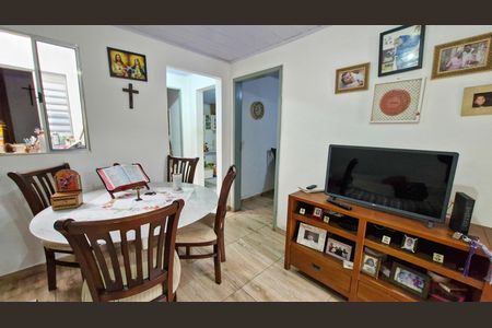 Sala de casa para alugar com 2 quartos, 160m² em Jardim Guarapiranga, São Paulo