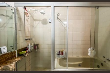 Apartamento à venda com 156m², 3 quartos e 2 vagasBanheiro da Suíte