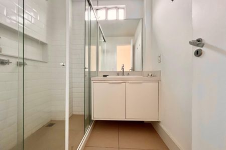 Apartamento para alugar com 95m², 2 quartos e 1 vagaBanheiro social 