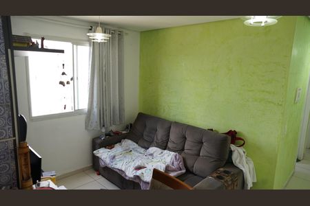 Sala de apartamento à venda com 2 quartos, 50m² em Jardim Cocaia, Guarulhos