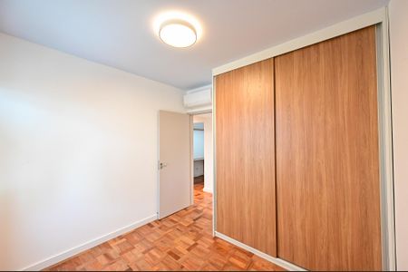 Apartamento à venda com 70m², 3 quartos e 1 vagaQuarto 2