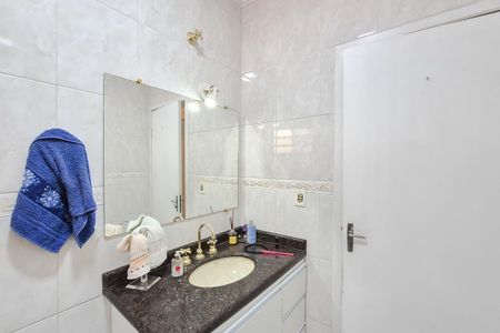 Casa à venda com 157m², 3 quartos e 3 vagas Casa à venda com 157m², 3 quartos e 3 vagasBanheiro Social