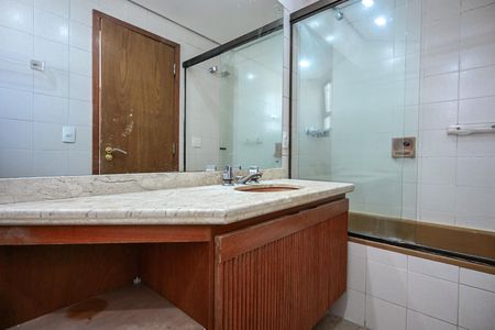 Apartamento à venda com 150m², 3 quartos e 3 vagasBanheiro Suíte 2