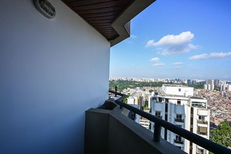 Apartamento à venda com 150m², 3 quartos e 3 vagasVaranda da Suíte  2