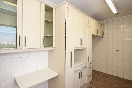 Apartamento à venda com 150m², 3 quartos e 3 vagasCozinha